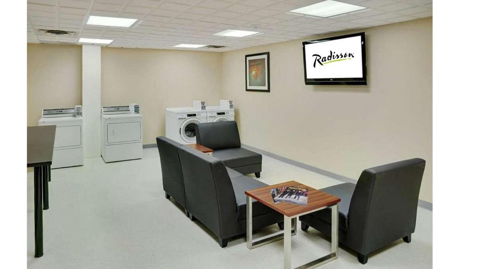 Radisson Hotel Fort St John Fort St. John المظهر الخارجي الصورة